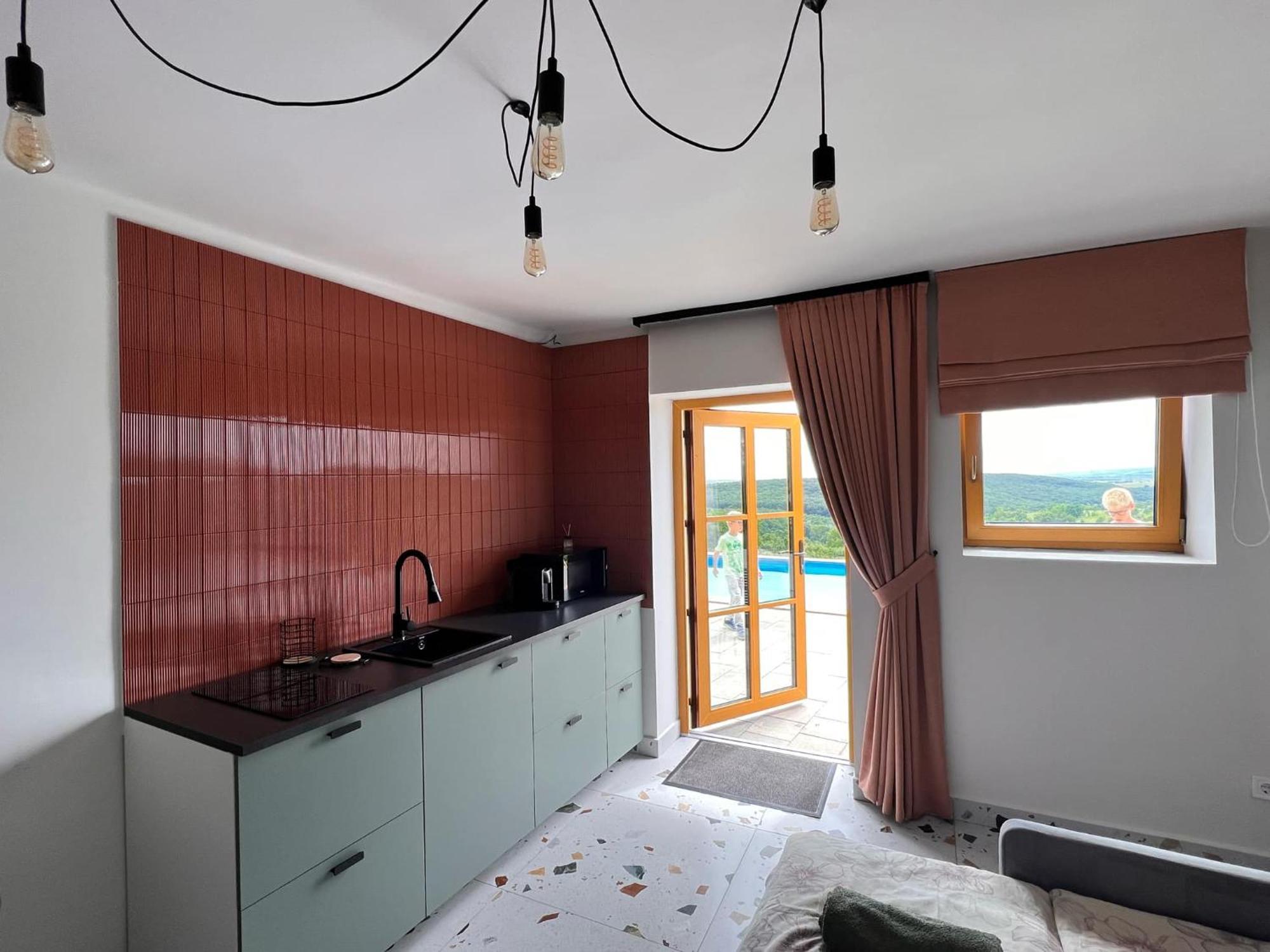 Апартаменти Edelin Wine House